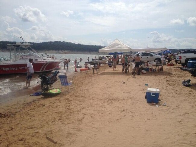 Building Photo - 539 Venture Blvd S