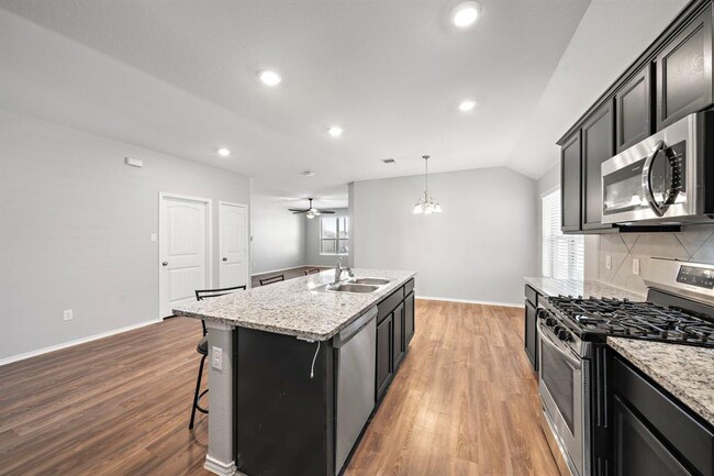 Building Photo - 446 Ridgewood Terrace Dr