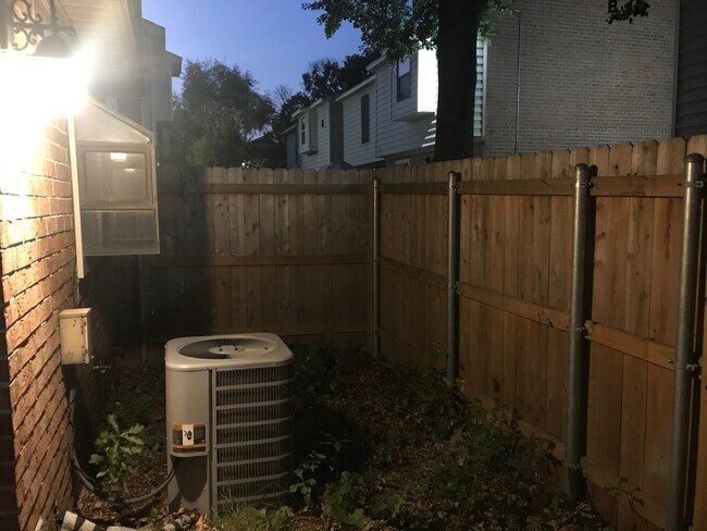 Building Photo - 2BD/2.5BA Condo | TAMU Bus Route | Private Yard | Pet Friendly