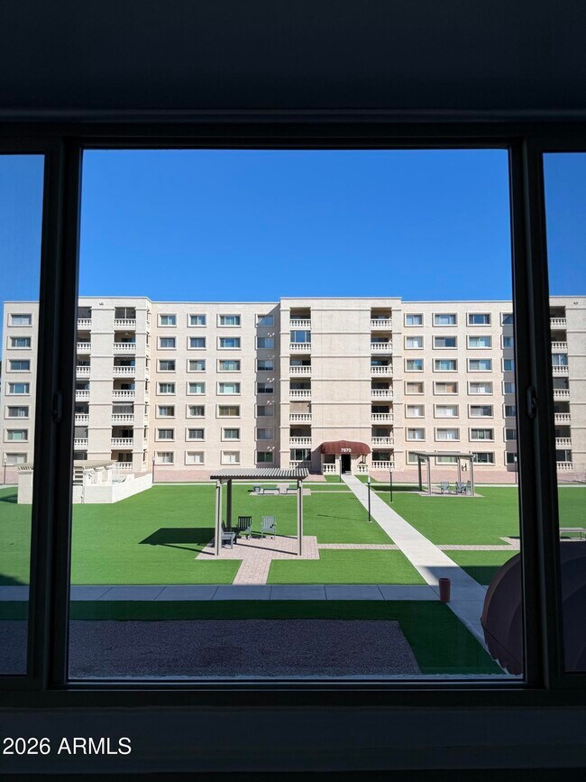 Building Photo - 7950 E Camelback Rd