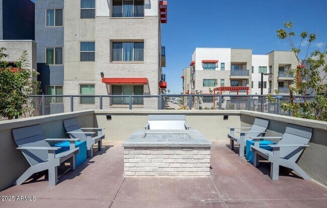 Building Photo - 2050 W Southern Ave