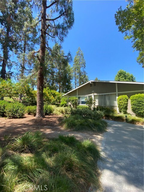 Building Photo - 520 Calle Aragon