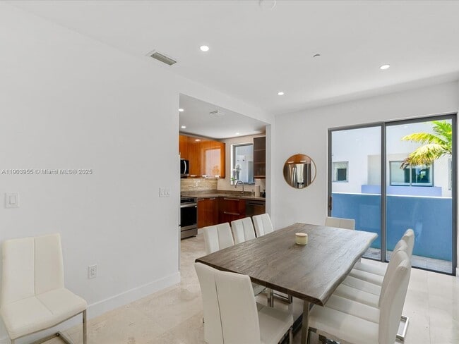 Building Photo - 155 N Shore Dr