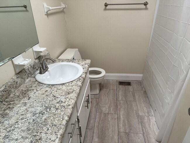 Building Photo - PORTLAND TOWNHOMES
