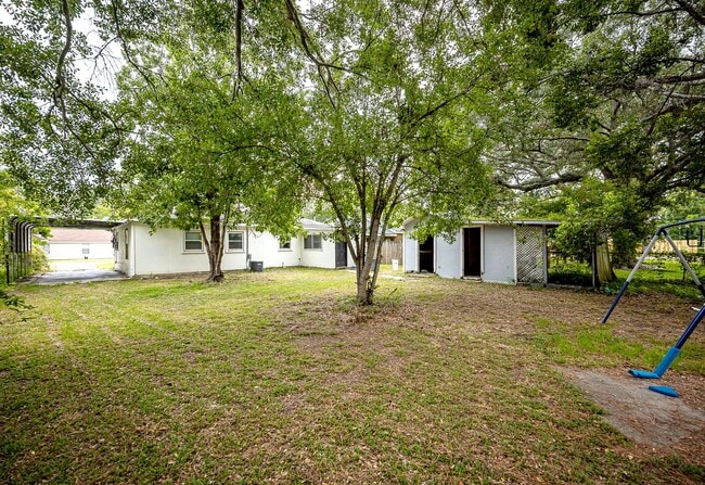 Building Photo - Cute Rental Home