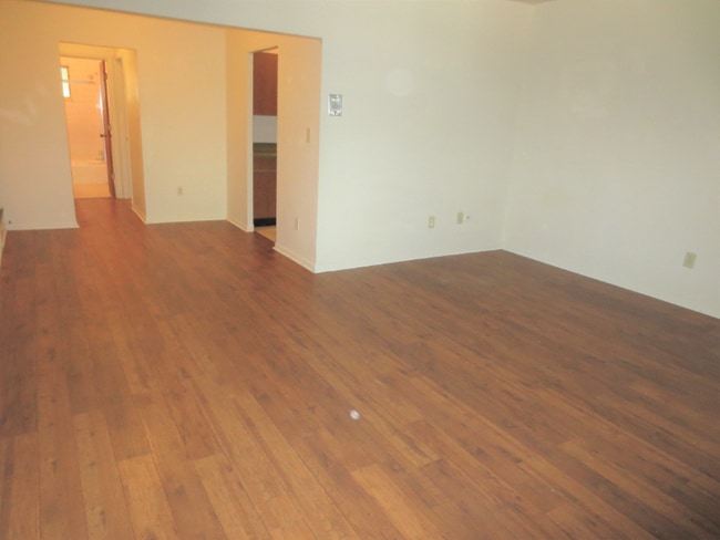 Building Photo - 6350 Forward Ave