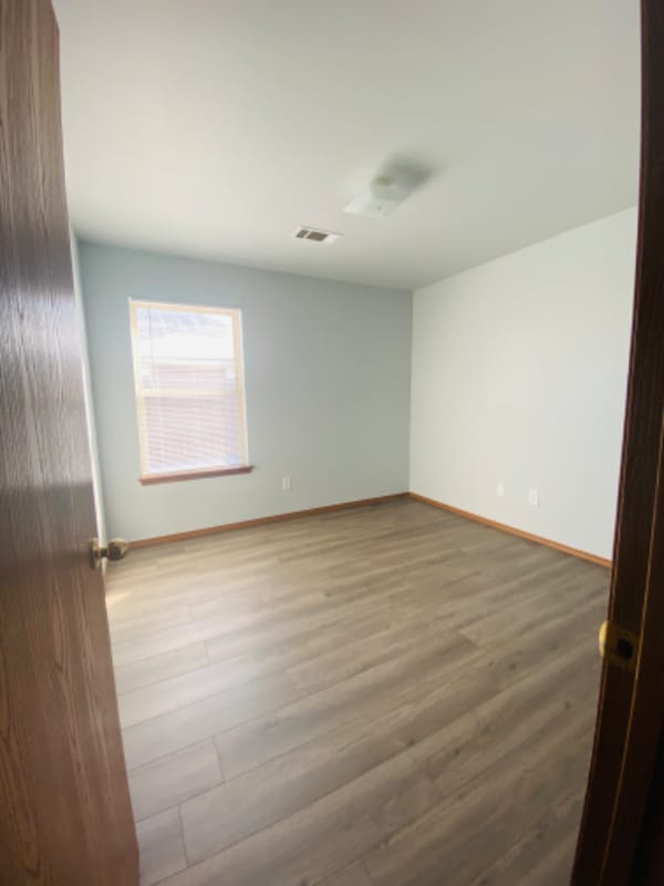 Building Photo - 407 E Marietta Ct