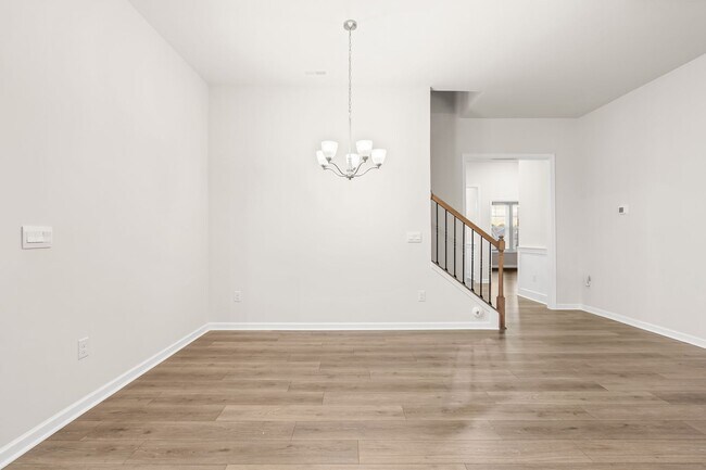 Building Photo - Amazing Durham Location - Easy commute to RTP, Brier Creek