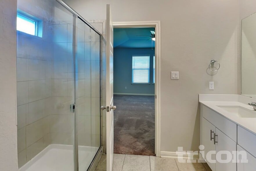 Building Photo - 5811 Zoey Wy