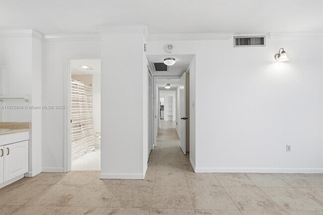 Building Photo - 625 Biltmore Way