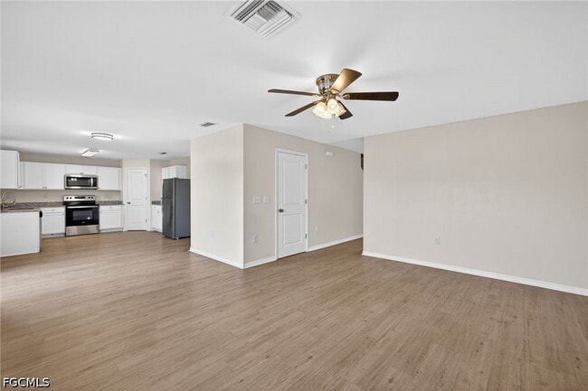 Building Photo - 921 Jacaranda Pkwy E