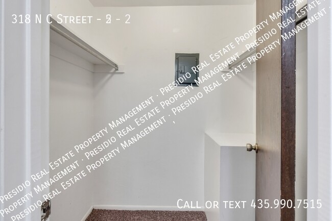 Building Photo - Clean 1 BR/1 BA apartment