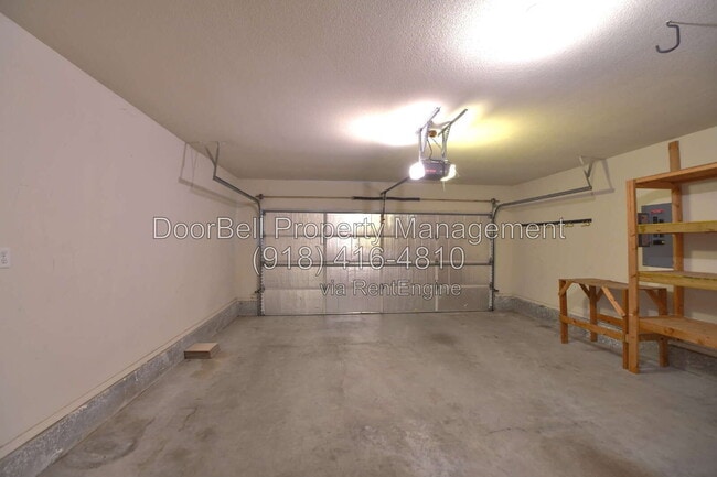 Building Photo - 11621 S Mulberry Ln