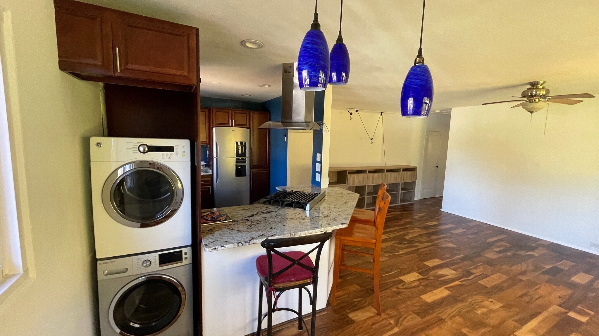 Building Photo - 3338 Valley Dr