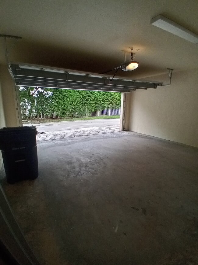 Building Photo - 9010 SW 169th Ave