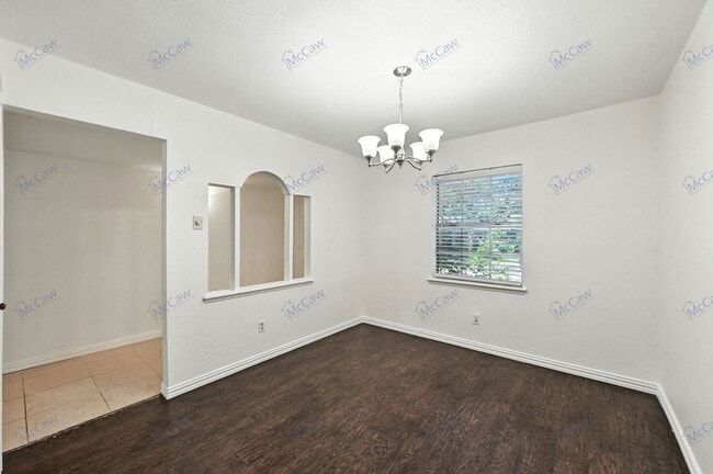 Building Photo - 1827 Paxton Dr