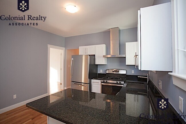 Building Photo - 378 Prospect St