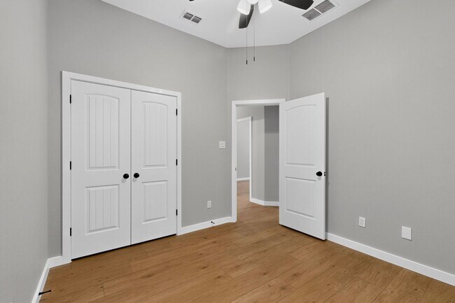 Building Photo - 3312 Glen Crest Ln