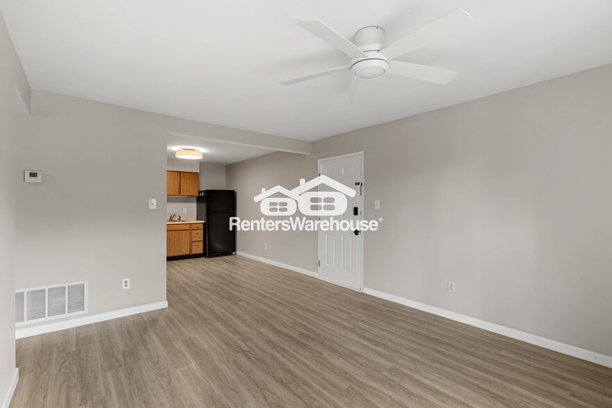 Building Photo - 708 Ridgeside Dr