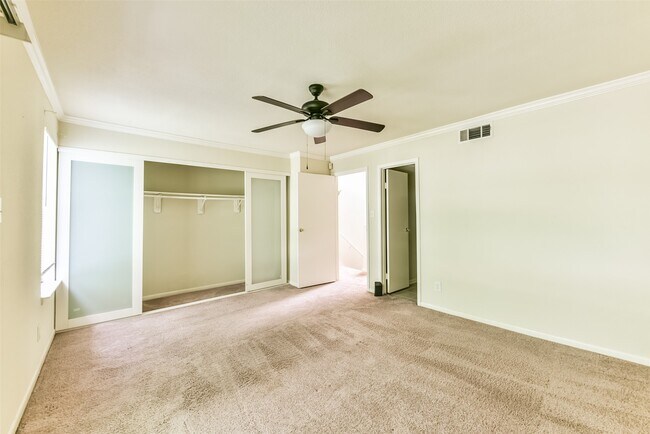 Building Photo - 5917 Fairdale Ln