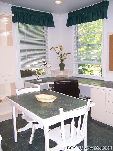 Building Photo - 79 Harvey St