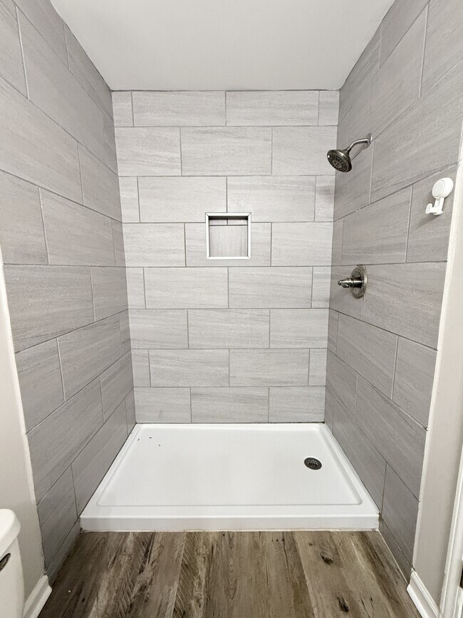 Building Photo - 2531 Clovis Rd SW