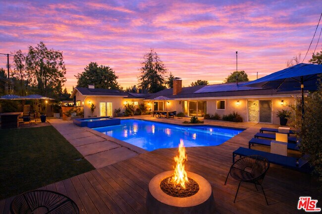 Building Photo - 4731 Deseret Dr