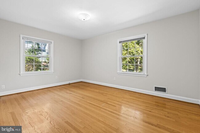 Building Photo - 3548 N Valley St
