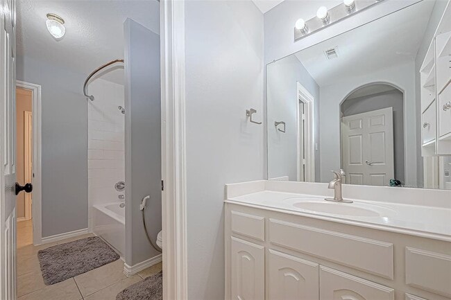 Building Photo - 16523 Pinon Vista Dr