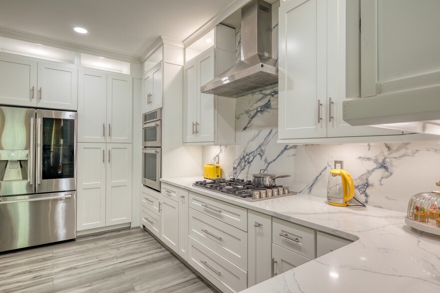 Stainless Steel Appliances - 1504 El Dorado Way