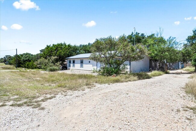 Building Photo - Beautiful 2 Bedroom, 2 Bath Home in Guard-...