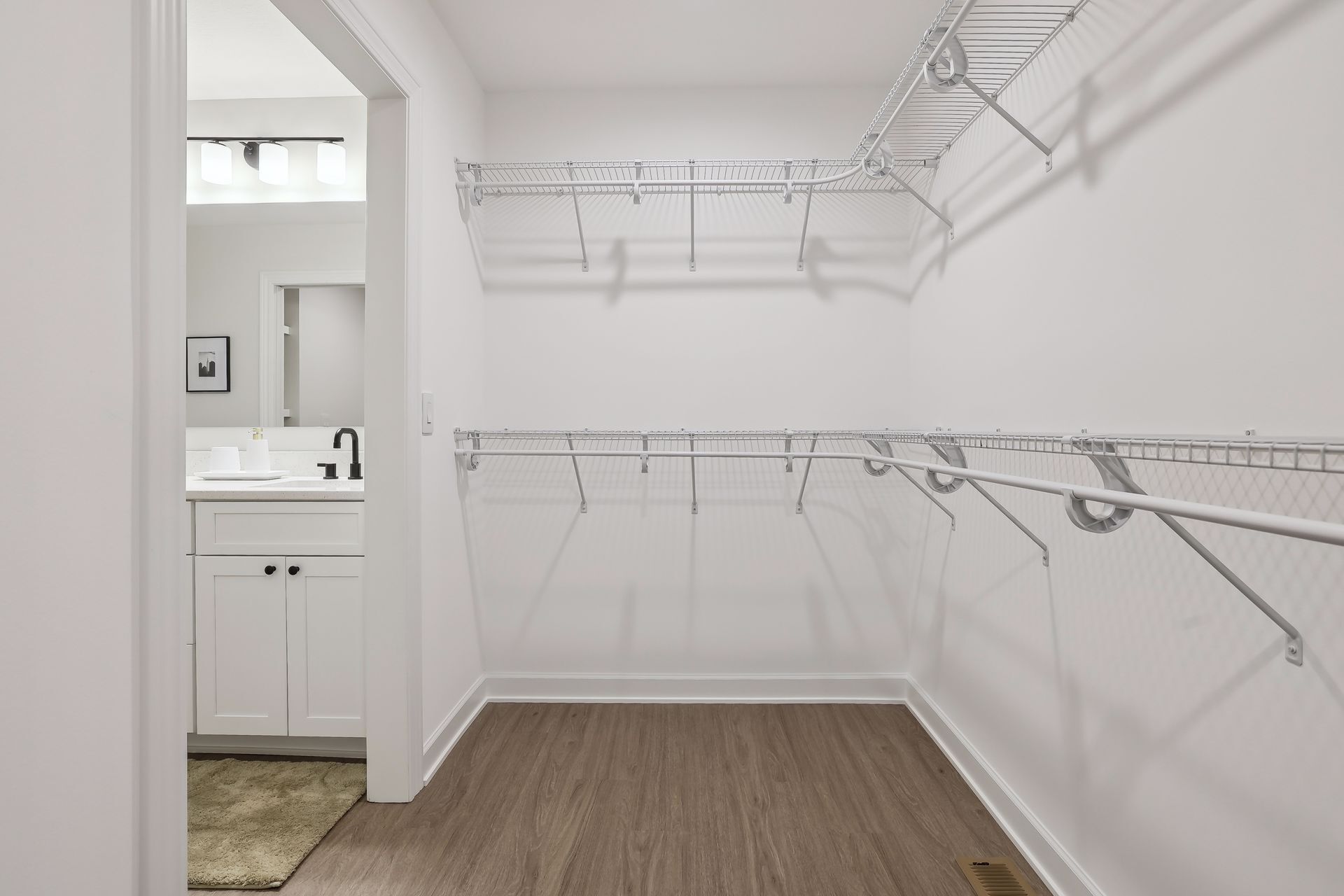 Building Photo - 1041 Dailey Pl