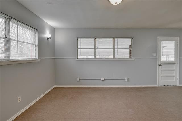 Building Photo - 1002 N Stewart St