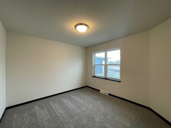 Building Photo - 995 Morning Star Ln