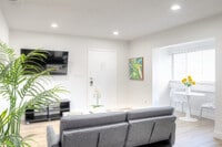 Building Photo - 470 US-41