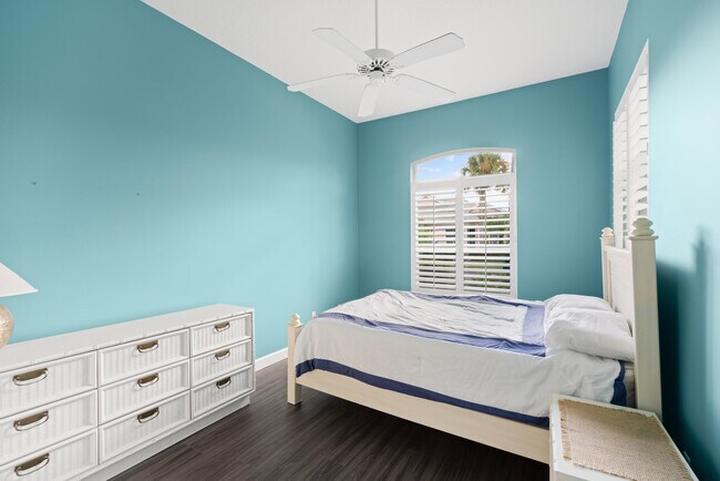 Building Photo - 582 Montevina Dr