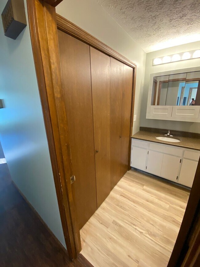 Building Photo - 1612 E Harrison St