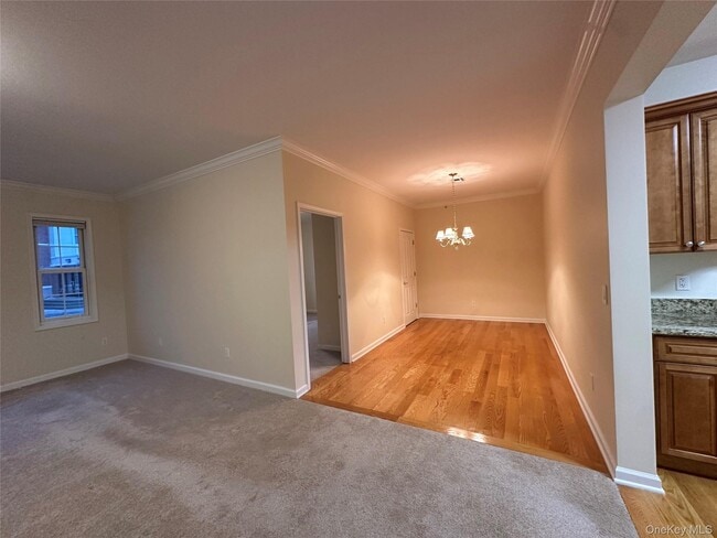 Building Photo - 75 Quaker Ave