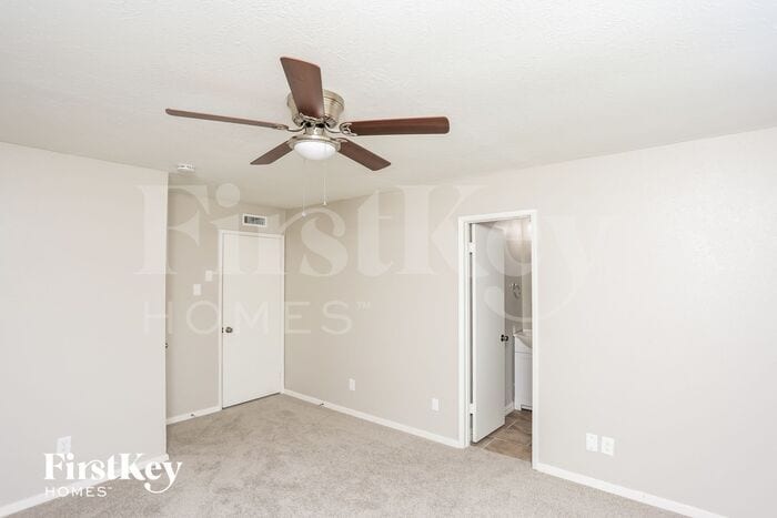 Building Photo - 2105 Highbury Rd