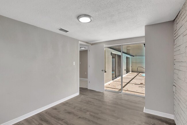 Building Photo - 7210 Parrot Dr