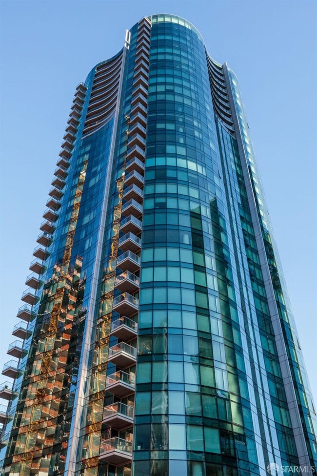 Building Photo - 333 Main St