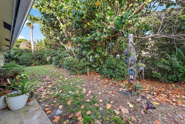 Building Photo - 10808 SE Sea Pines Cir