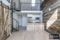 Building Photo - Amazing 2 Bedroom in the Heart of Astoria!