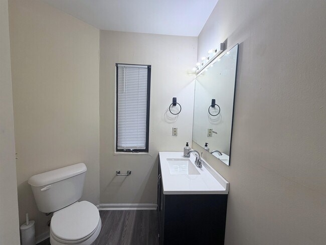 Building Photo - 1100 Possum Trot Rd