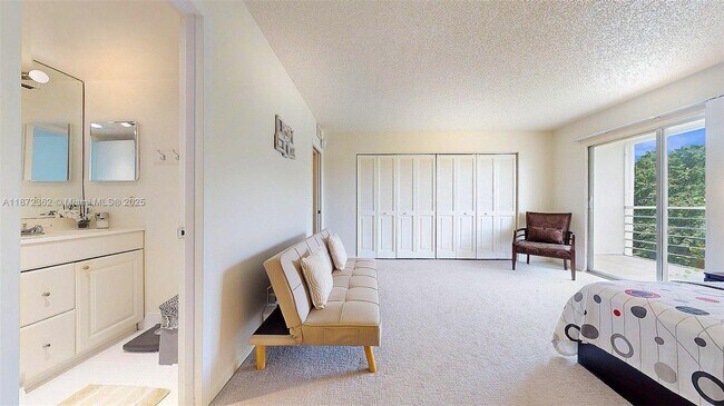 Building Photo - 4047 Rexford A