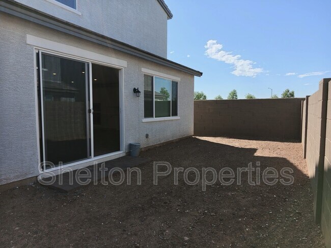 Building Photo - 2433 W Maximo Wy