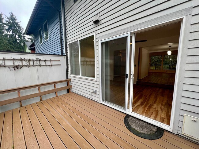 Building Photo - Westside Condo w/ Pool & Garage (Water Included)