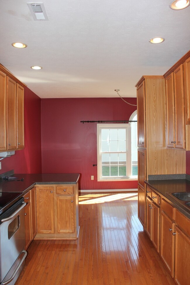 Building Photo - Townhouse for Rent in Taylor Springs