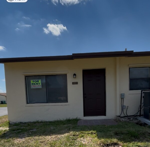 Building Photo - 28151 SW 142nd Ct