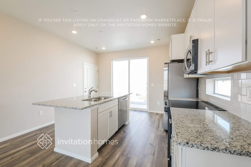 Building Photo - 3394 Pearwood Dr